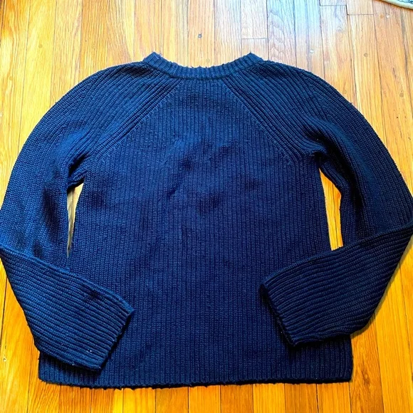 Vince Donegal Sweater 🐑 - Picture 6 of 8